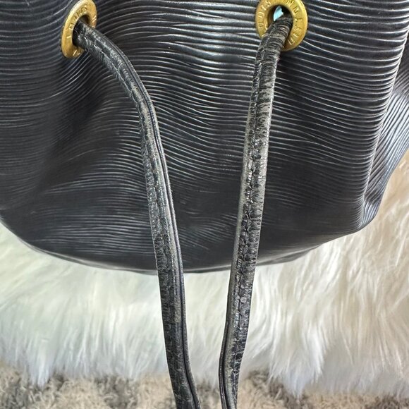 Authentic Louis Vuitton Epi Petit Noe Leather Shoulder Bag - Picture 11 of 14